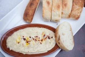 Hummus and toasted bread
